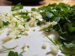 Мясо с баклажанами и картофелем в мультиварке