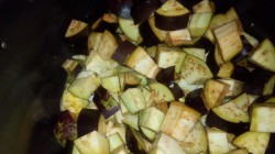 Мясо с баклажанами в мультиварке