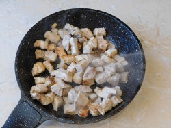 название картинки Мясо с картошкой грибами и сыром