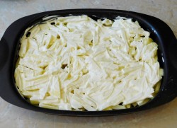 название картинки Мясо с картошкой грибами и сыром