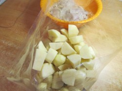 Мясо запеченное с картофелем в рукаве