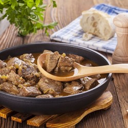 Мясо с подливкой