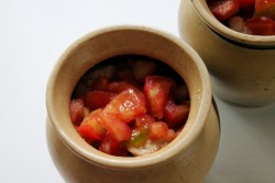 название картинки Мясо тушенное в горшочках в духовке