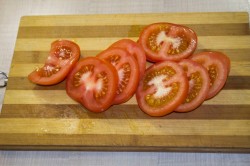 Мясо в духовке с томатами грибами соусом