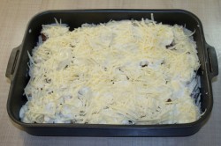 Мясо в духовке с томатами грибами соусом