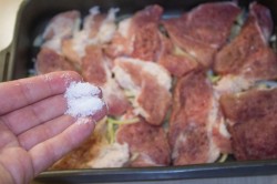 Мясо в духовке с томатами грибами соусом