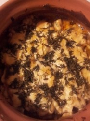 Мясо в горшочках с грибами и сыром