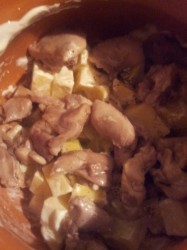 Мясо в горшочках с грибами и сыром