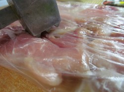 Мясо в кляре на минералке - шаг 4