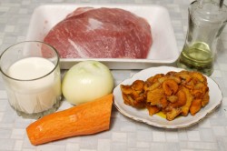 Мясо в сливочном соусе с грибами