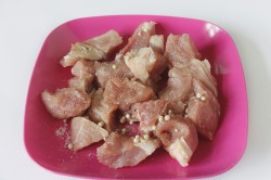 Мясо в сметане в духовке