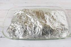 Мясо запеченное с черносливом в духовке