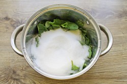 название картинки Мятный сироп в домашних условиях