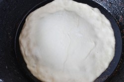 Наан индийская лепешка с чесноком