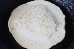 Наан индийская лепешка с чесноком