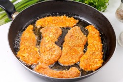 Наггетсы на сковороде