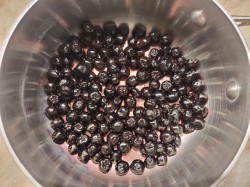 Наливка из черноплодной рябины домашняя