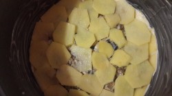 название картинки Наливной пирог на кефире с грибами, сыром в мультиварке