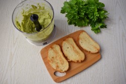 Намазка из авокадо для  бутербродов