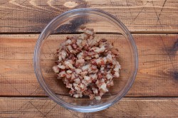 Намазка на хлеб из селедки - шаг 2 Намазка на хлеб из селедки - шаг 2