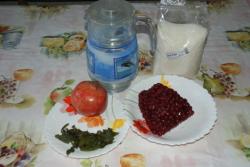 Компот из граната и смородины - шаг 1