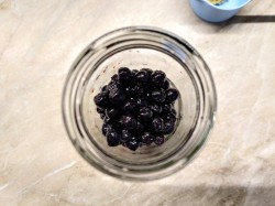 название картинки Настойка из черноплодной рябины