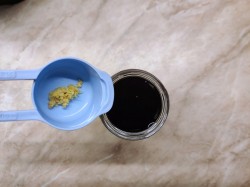 название картинки Настойка из черноплодной рябины