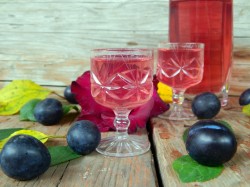 название картинки Настойка из сливы на водке