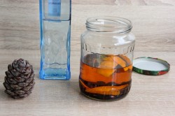 название картинки Настойка на кедровых орешках на водке