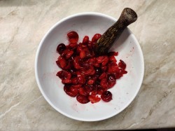 название картинки Настойка на клюкве на самогоне