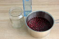 название картинки Настойка вишня на водке с косточками