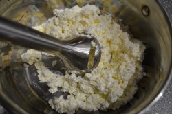 Насыпной пирог на сметане с нежной творожной начинкой - шаг 5 Насыпной пирог на сметане с нежной творожной начинкой - шаг 5
