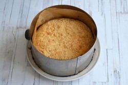 Насыпной пирог с творогом и яблоками в духовке - шаг 15