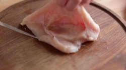 название картинки Куриное филе с сыром и помидорами в духовке