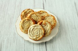 Сырники в духовке из творога с мукой - шаг 9