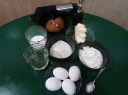 название картинки Нежный рулет с вареной сгущенкой