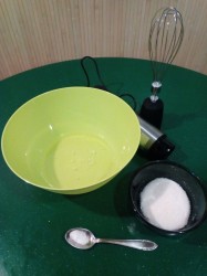 название картинки Нежный рулет с вареной сгущенкой