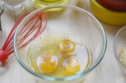 Нежный омлет в микроволновке за 3 минуты