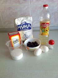 Нежный пирог со смородиной