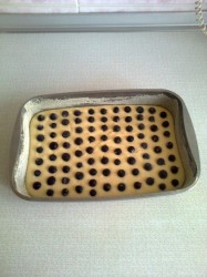 Нежный пирог со смородиной