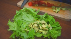 название картинки Салат с авокадо и виноградом