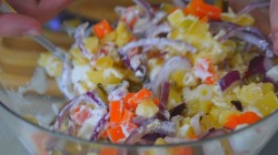 название картинки Необычный овощной салат с лососем