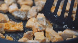 название картинки Необычный овощной салат с лососем