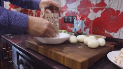 название картинки Салат Фиеста с куриным филе грибами и майонезом