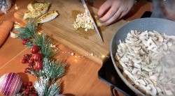 Новогодний салат Мышкин Дом