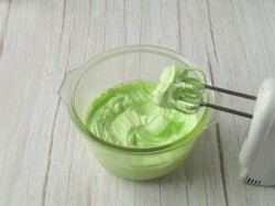 Новогодний торт Елка бисквитный - шаг 12 Новогодний торт Елка бисквитный - шаг 12