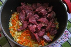 название картинки Нудли с мясом и картошкой по украински