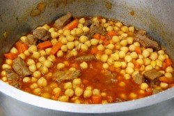 Нут с говядиной