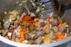 Нут с говядиной