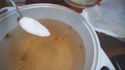 название картинки Очень вкусные маринованные зеленые помидоры с ранеткой